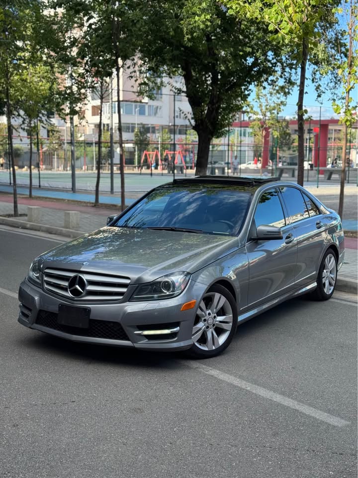 Fotoja 2 e listimit te prones me titull: Mercedes-Benz